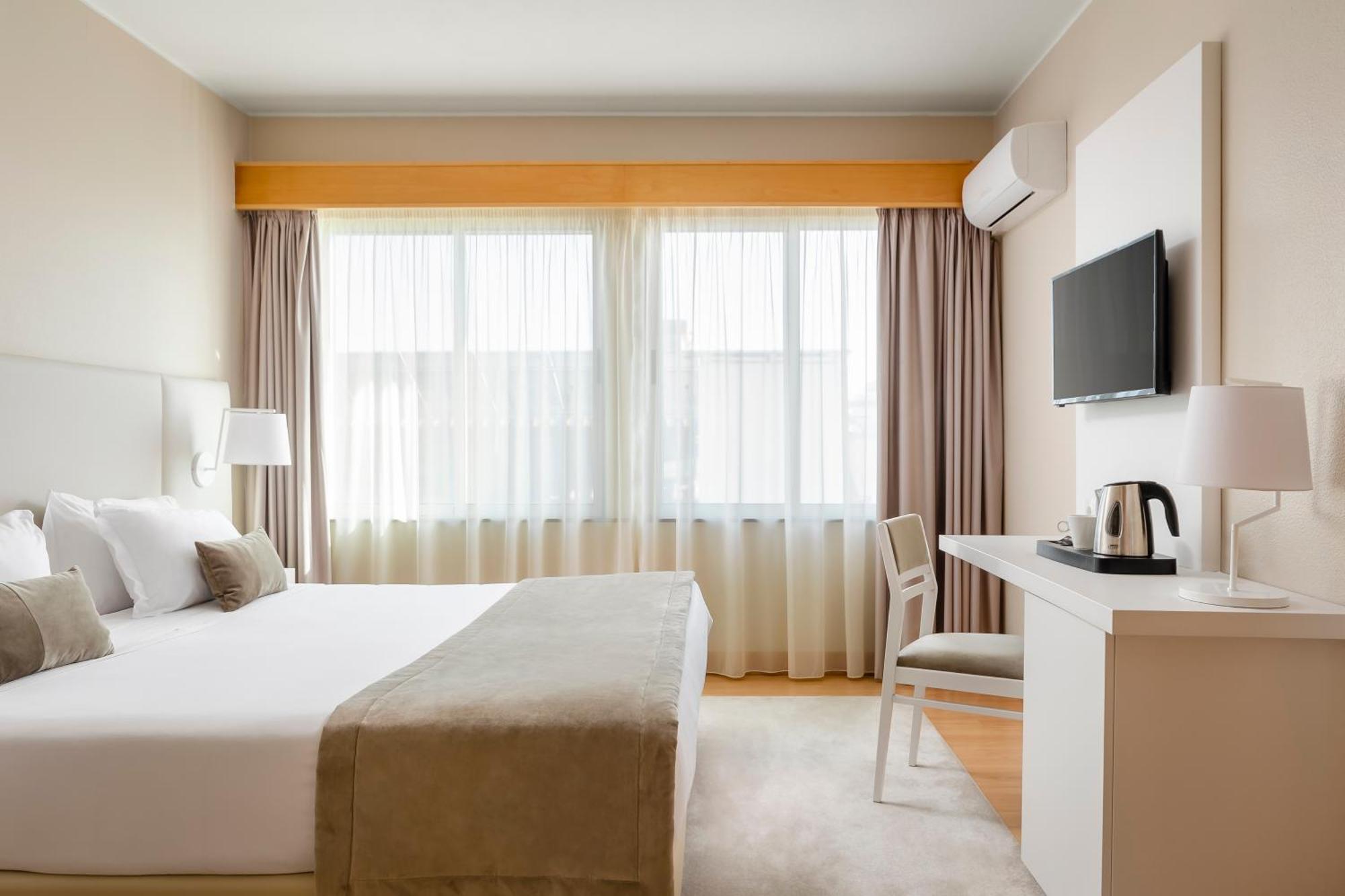 Interior Double Room - 1 or 2 beds,1142884699:JPEG